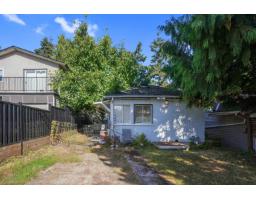 942 Lee Street, White Rock, BC V4B4N8 Photo 12