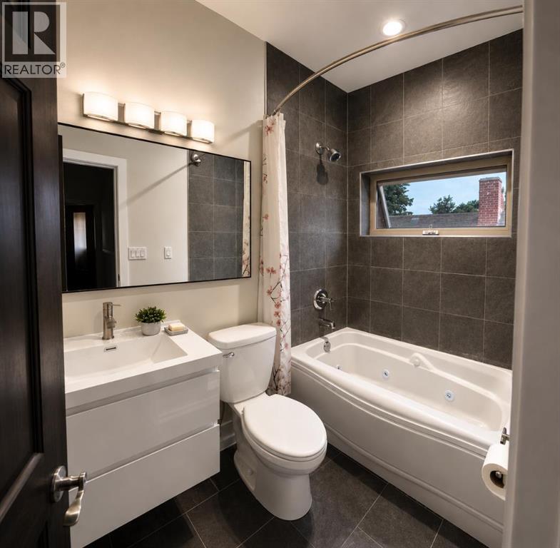 131 8 Avenue Northeast - Photo 21