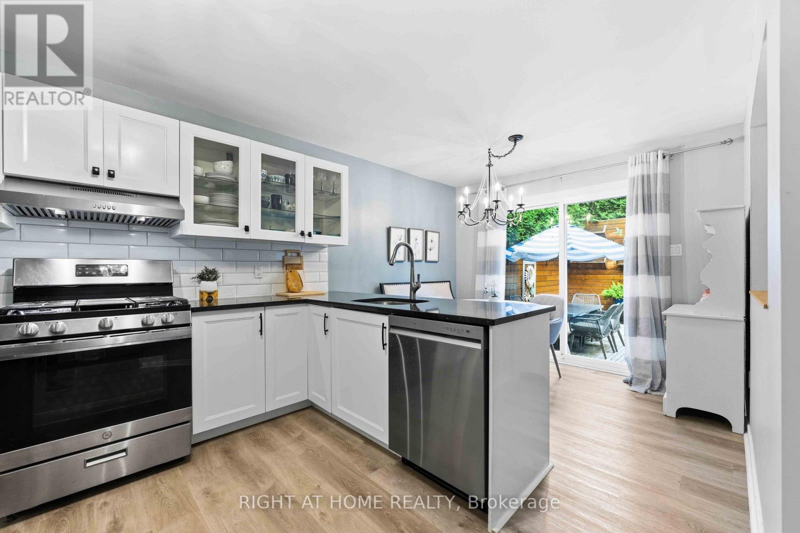 3 Bed, 3 Bath House for Sale in Ottawa – 25 WATERTON CRESCENT, Ottawa – MLS# X13672486 - Image 14