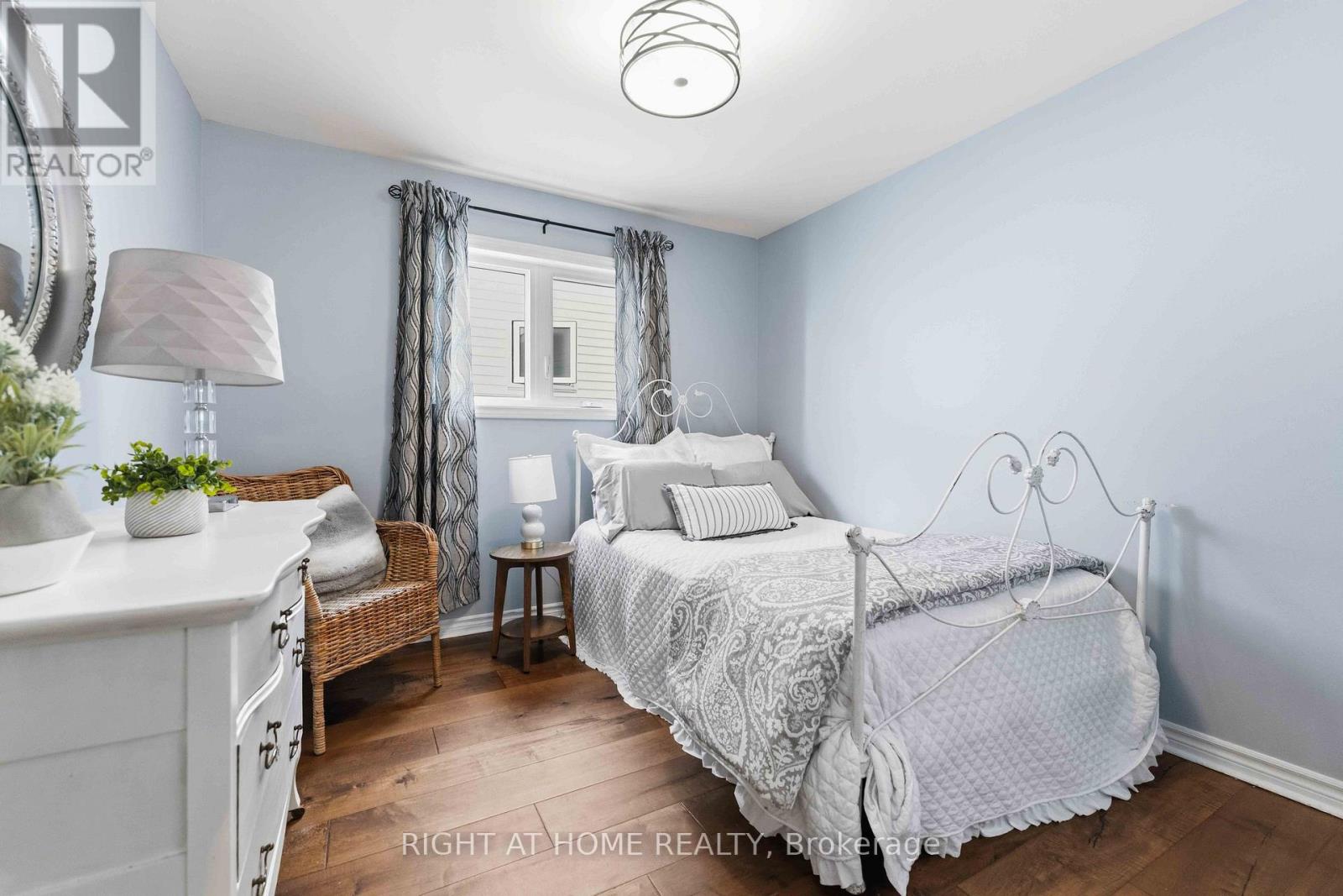 3 Bed, 3 Bath House for Sale in Ottawa – 25 WATERTON CRESCENT, Ottawa – MLS# X13672486 - Image 28