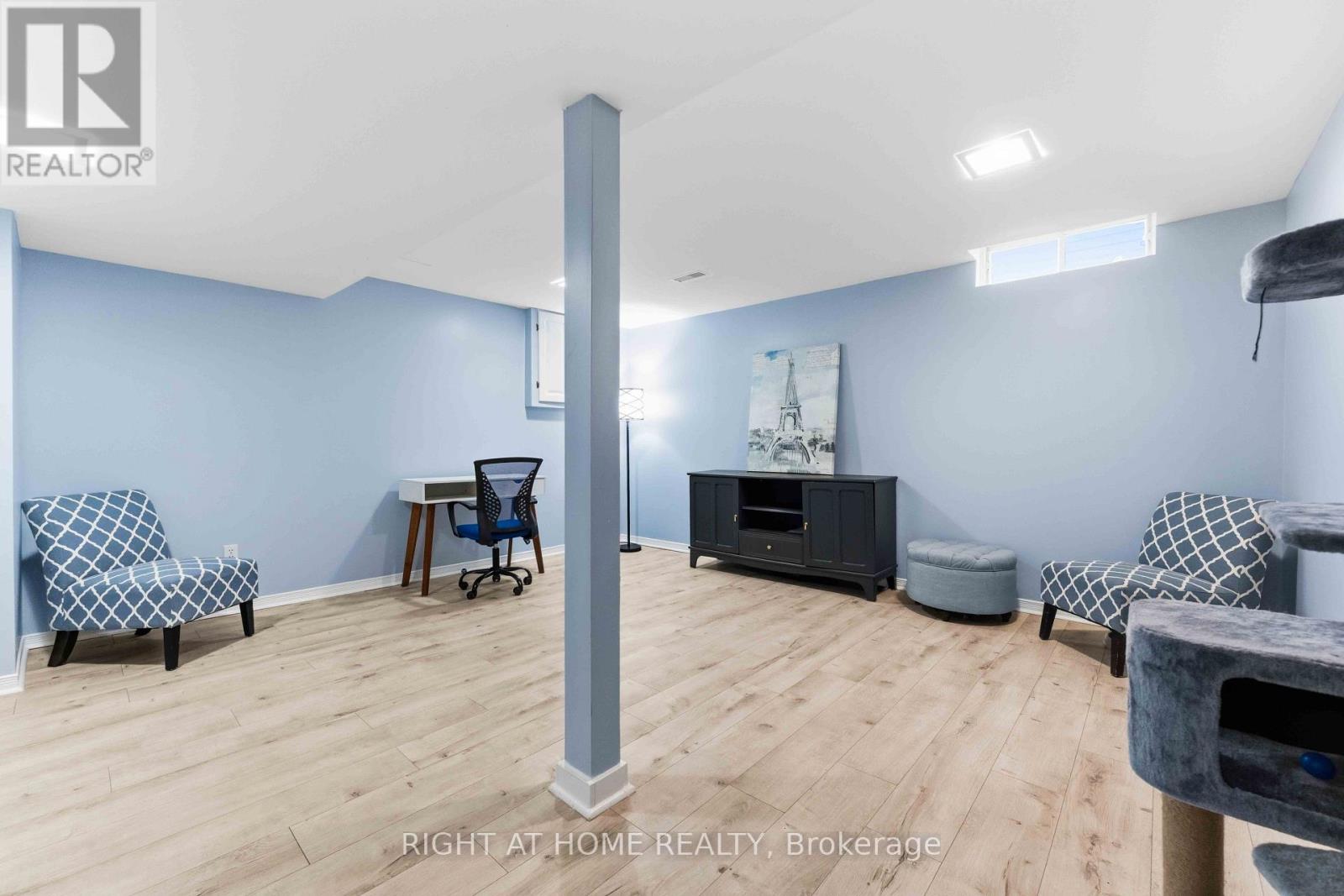 25 WATERTON CRESCENT - 34