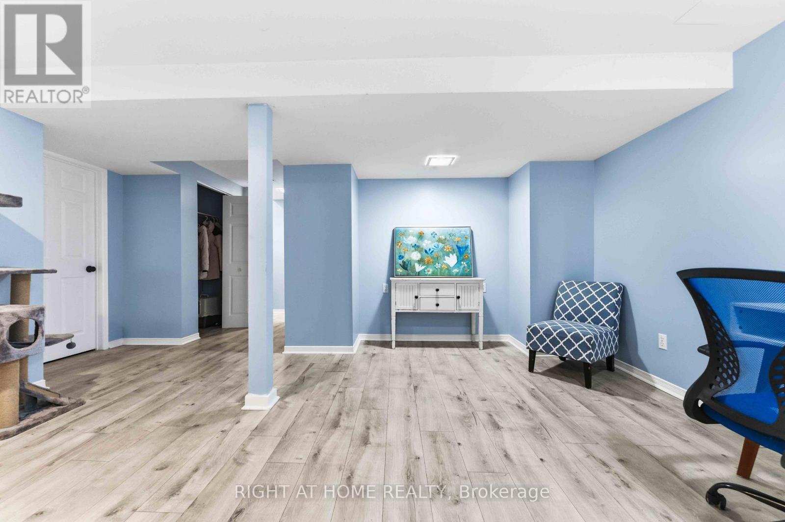 25 WATERTON CRESCENT - 35