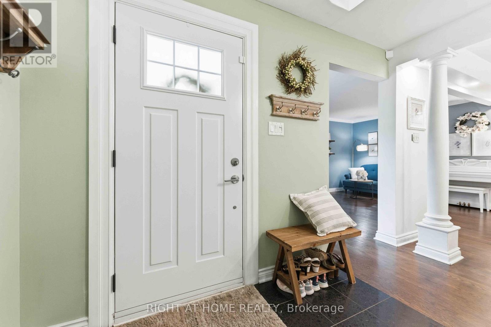 25 WATERTON CRESCENT - 4