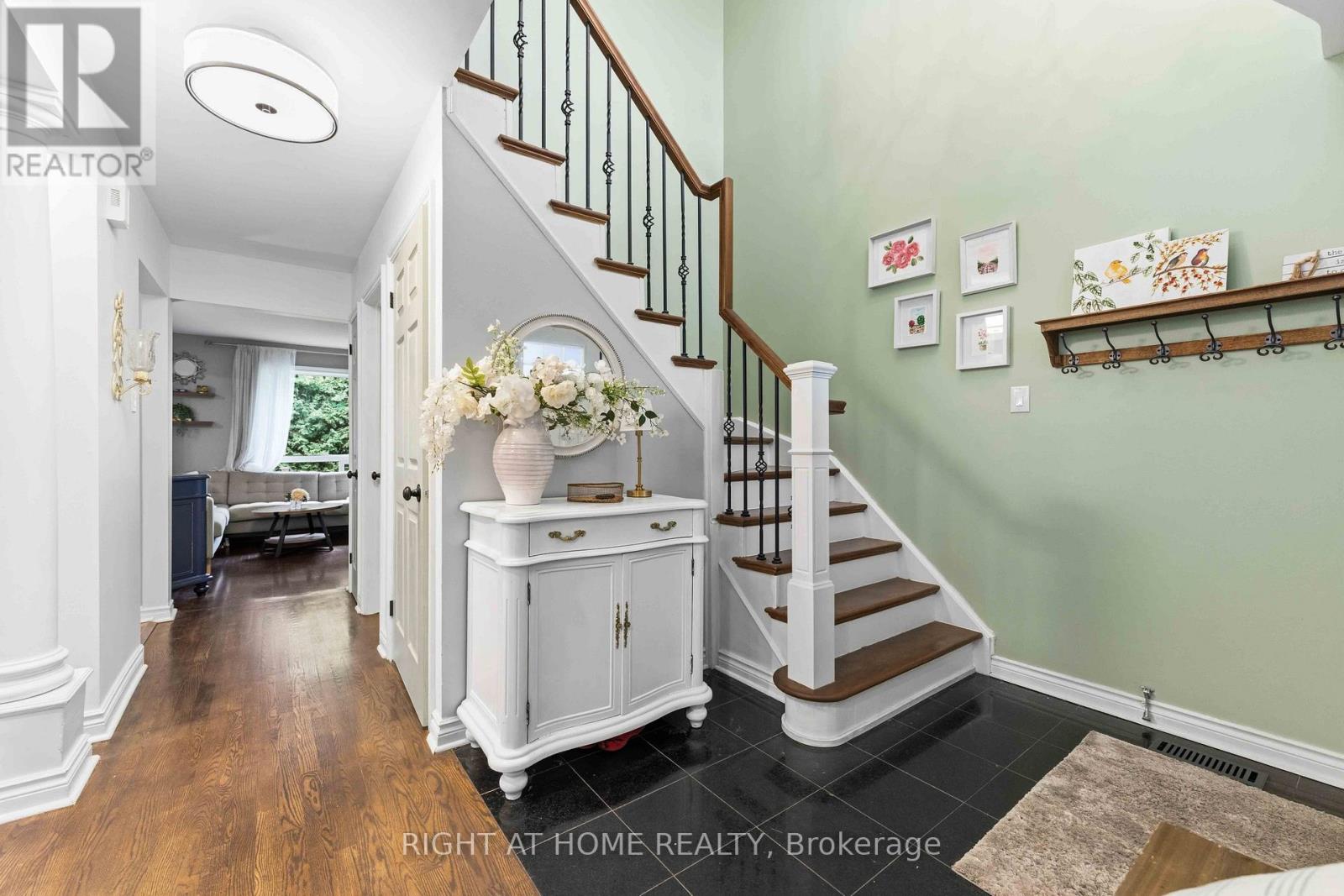 25 WATERTON CRESCENT - 5