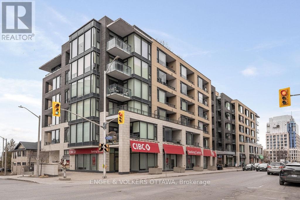 #418 101 RICHMOND ROAD - 1