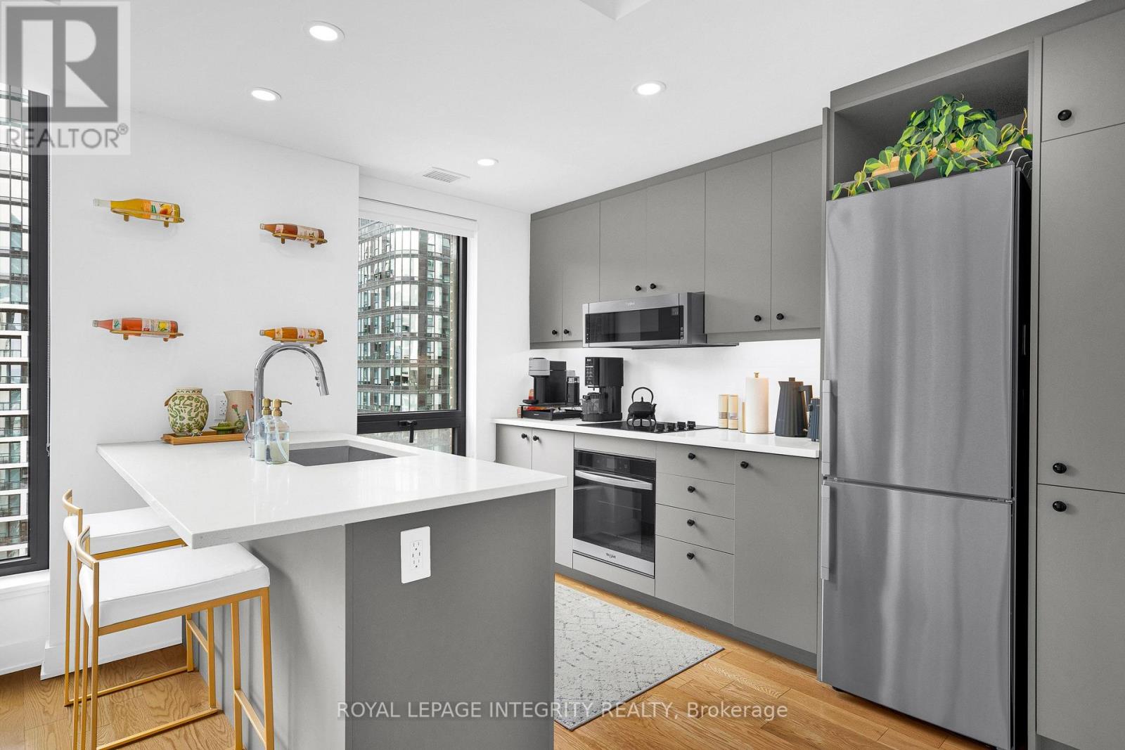 1 Bed, 1 Bath House for Sale in Ottawa – 1907 – 340 QUEEN STREET, Ottawa – MLS# X13672580 - Image 17