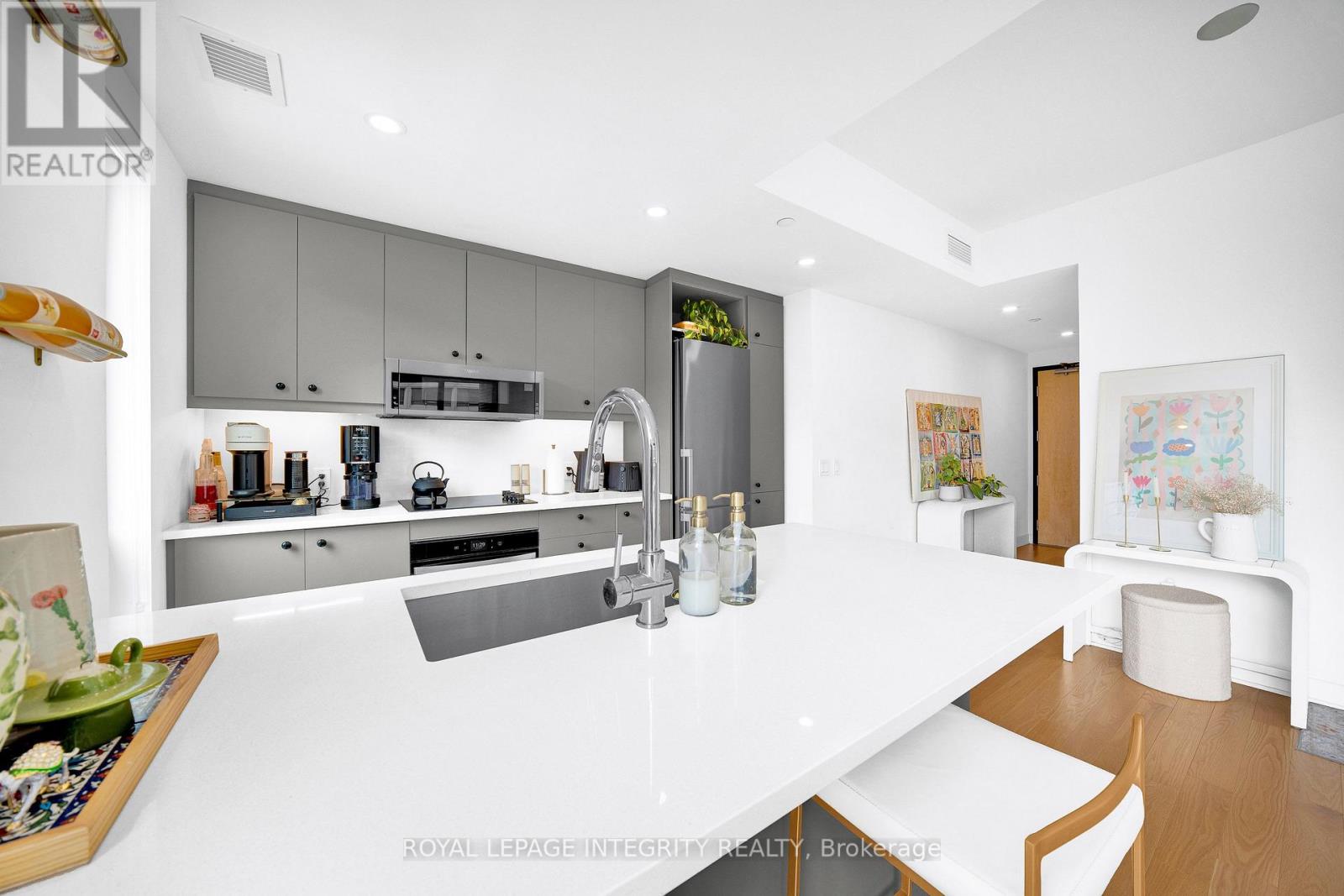 #1907 340 QUEEN STREET - 21