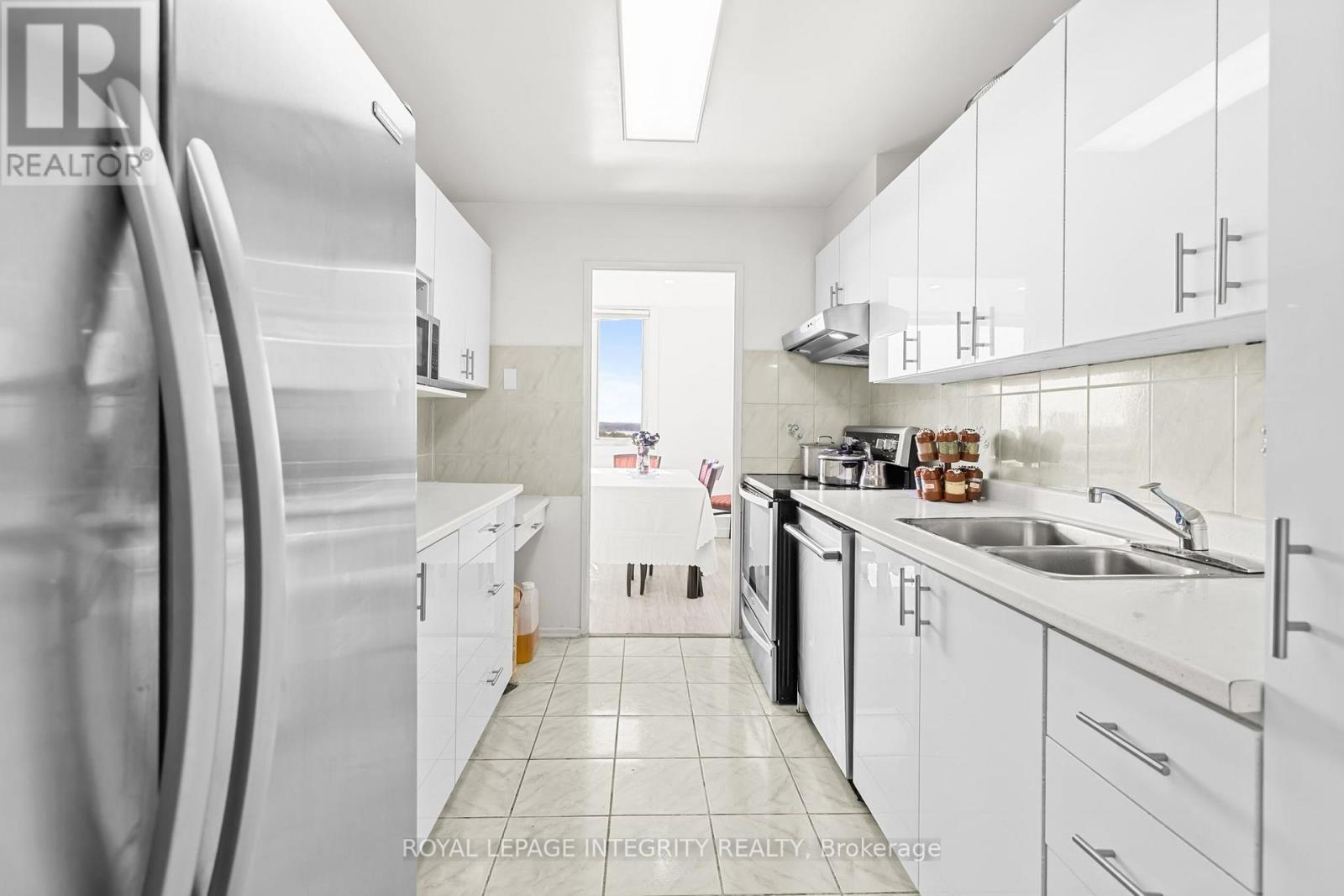 3 Bed, 2 Bath House for Sale in Ottawa – 1406 – 2625 REGINA STREET, Ottawa – MLS# X13672582 - Image 10