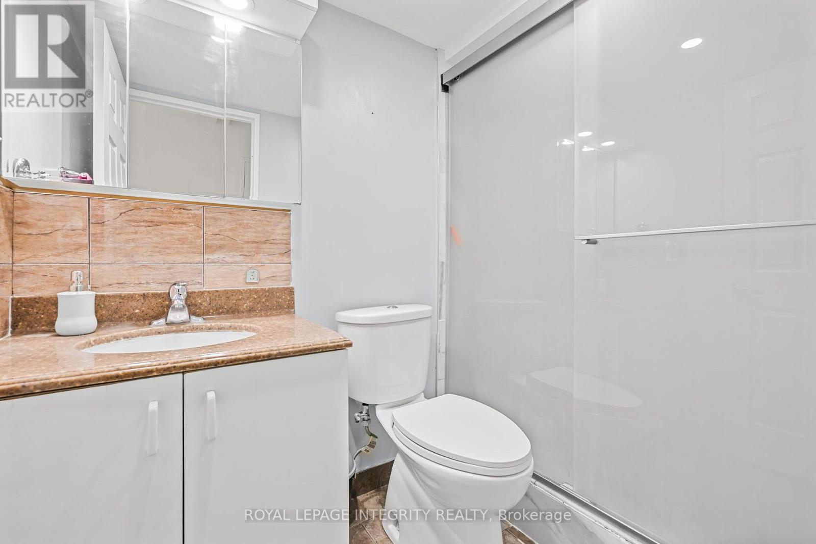 3 Bed, 2 Bath House for Sale in Ottawa – 1406 – 2625 REGINA STREET, Ottawa – MLS# X13672582 - Image 11