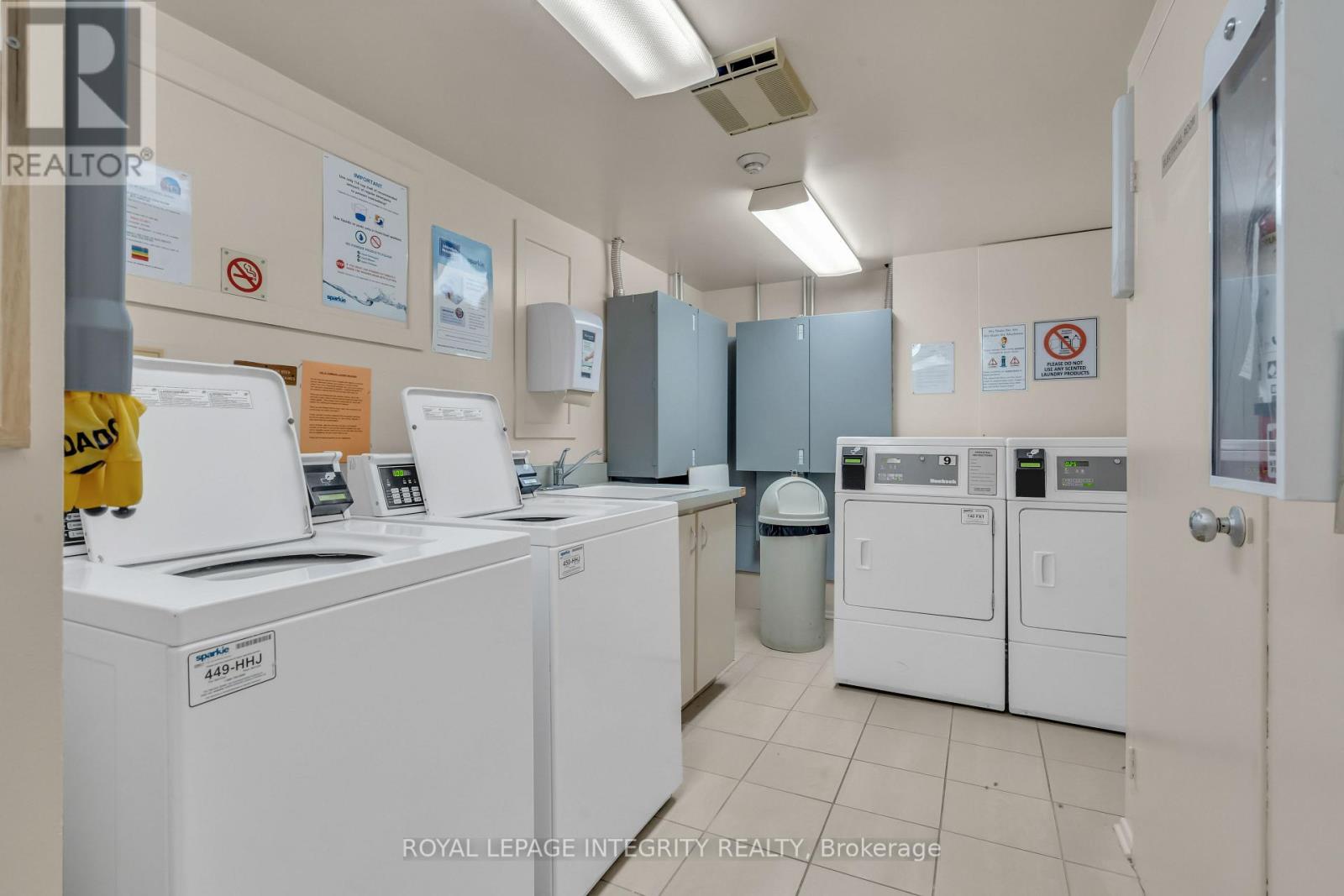 3 Bed, 2 Bath House for Sale in Ottawa – 1406 – 2625 REGINA STREET, Ottawa – MLS# X13672582 - Image 25