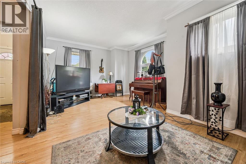 27 ROSEVIEW Avenue - Image 8