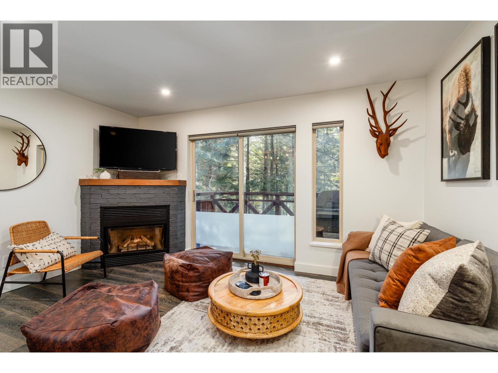 Property for sale at 113 3070 HILLCREST DRIVE