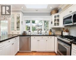 4594 Teviot Place, North Vancouver, BC V7R4M5 Photo 9