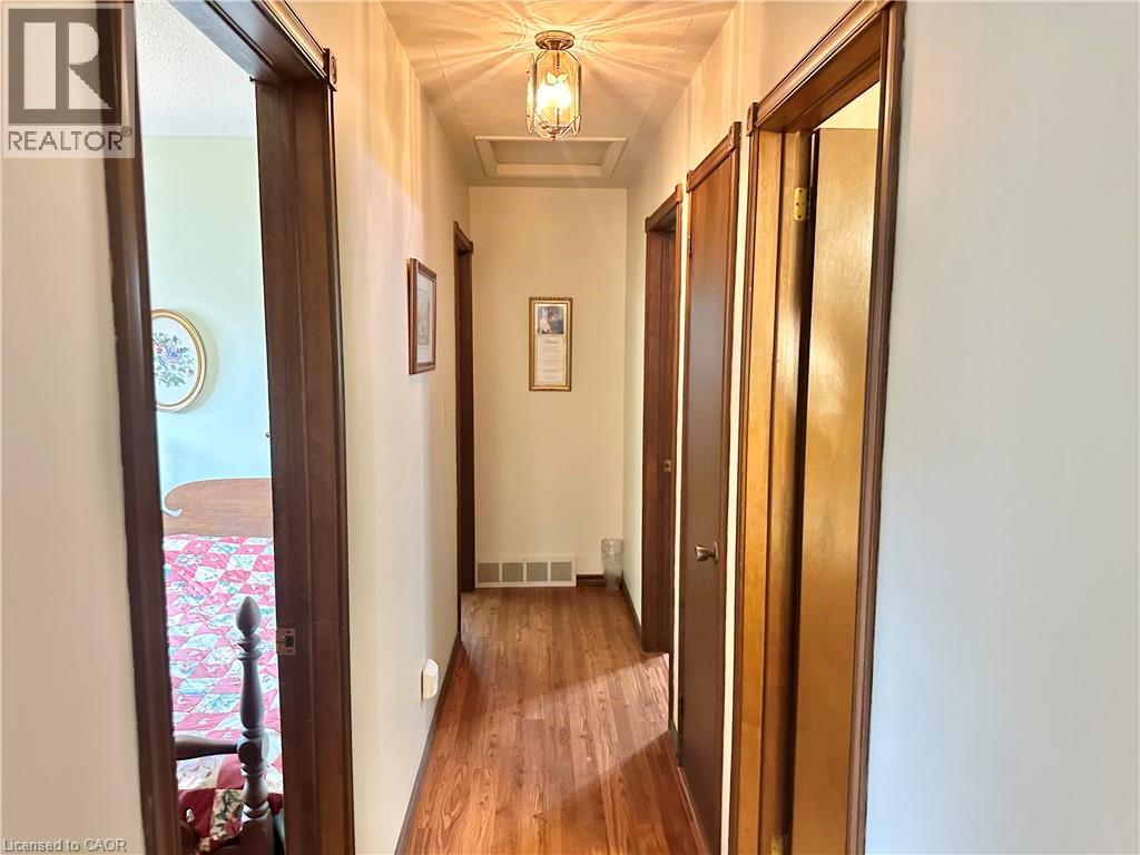 44 DOUGLAS Avenue - Image 12