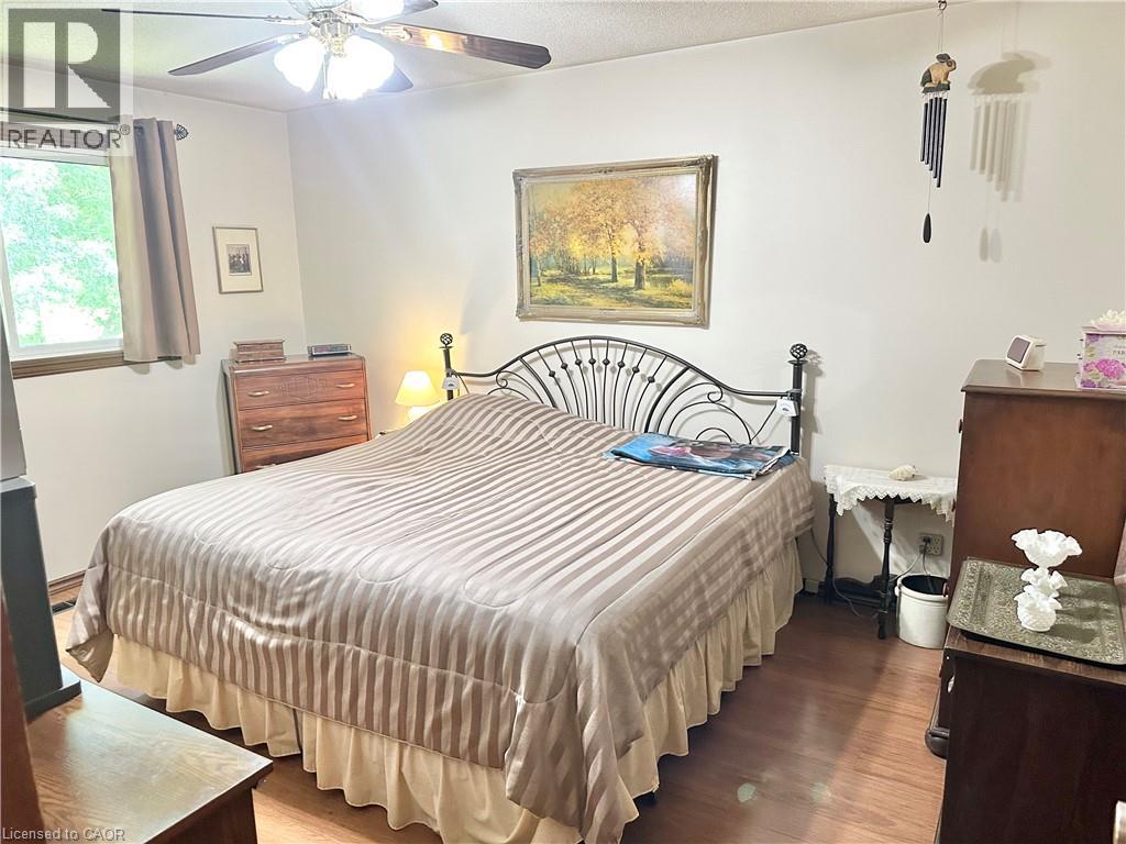 44 DOUGLAS Avenue - 17