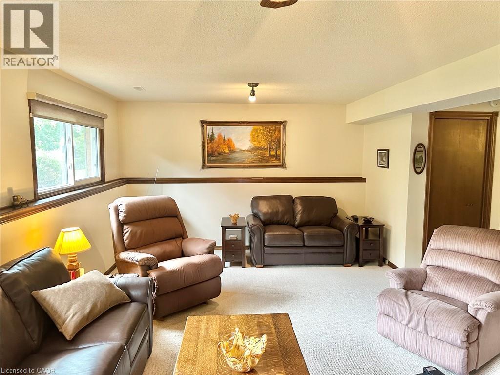 44 DOUGLAS Avenue - Image 23