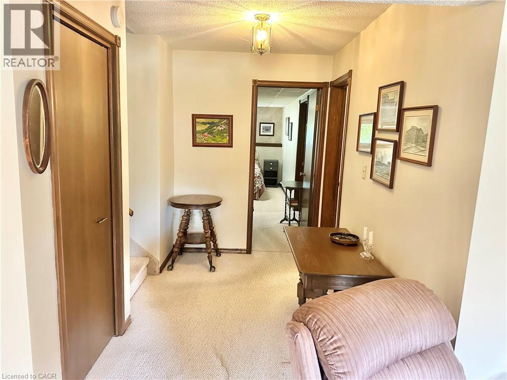 44 DOUGLAS Avenue - Image 24