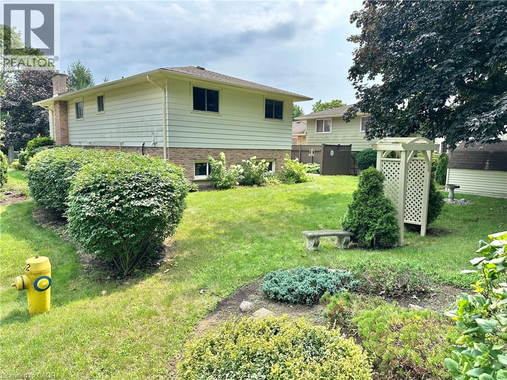 44 DOUGLAS Avenue - 34