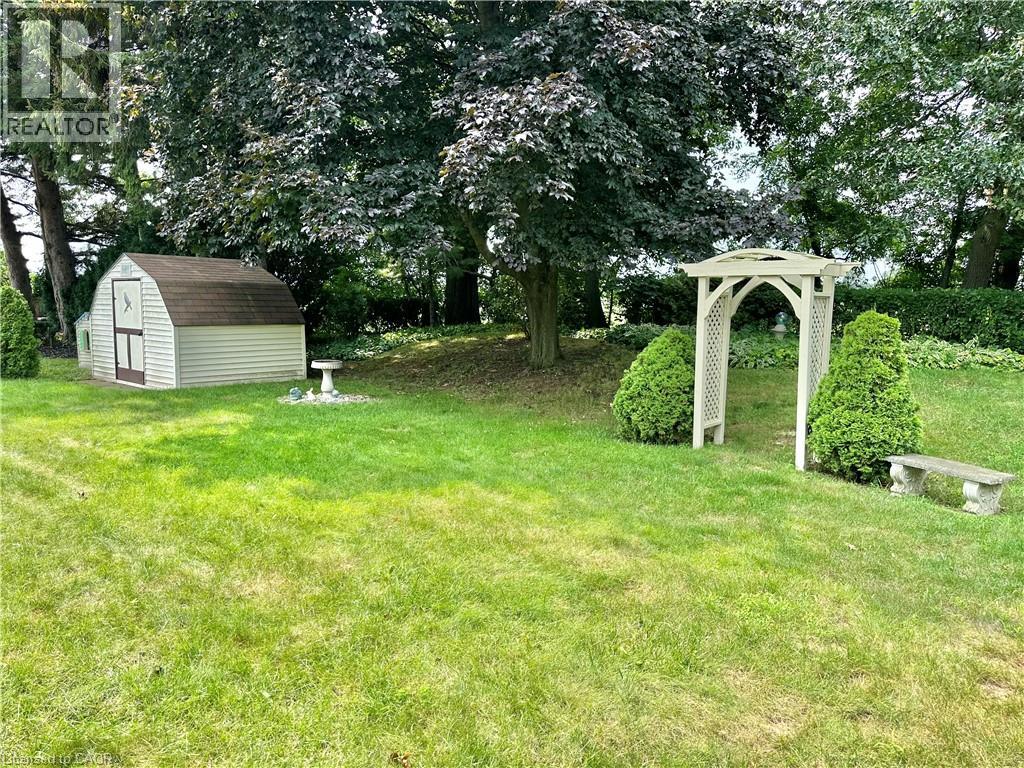 44 DOUGLAS Avenue - 39