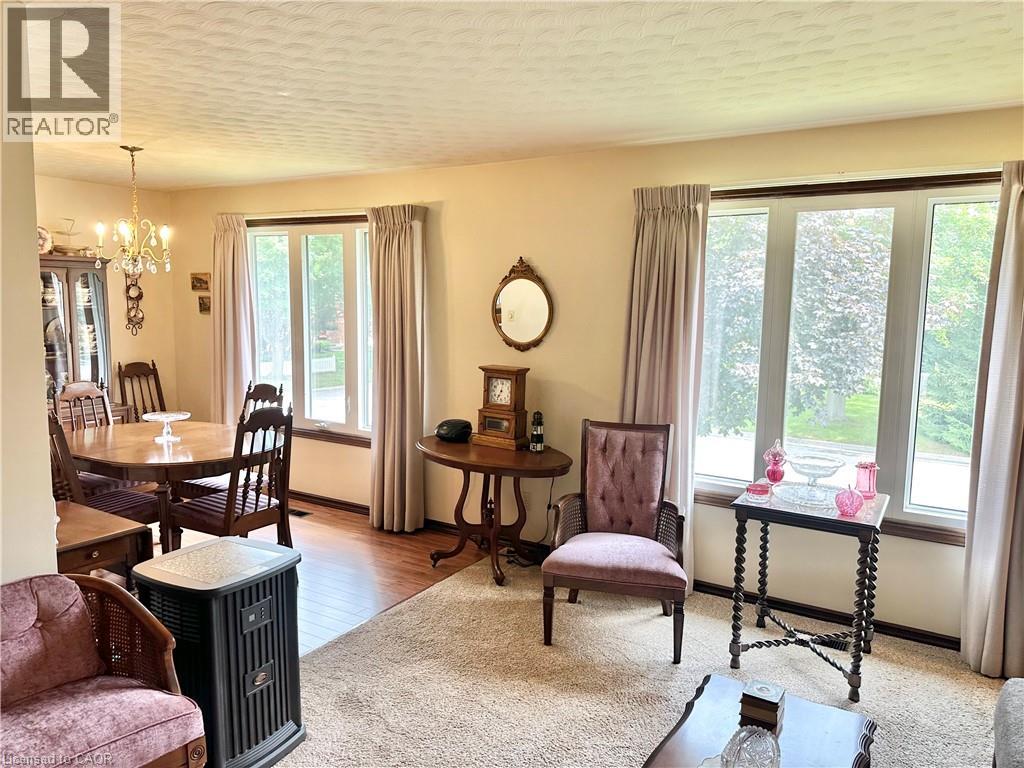44 DOUGLAS Avenue - Image 6