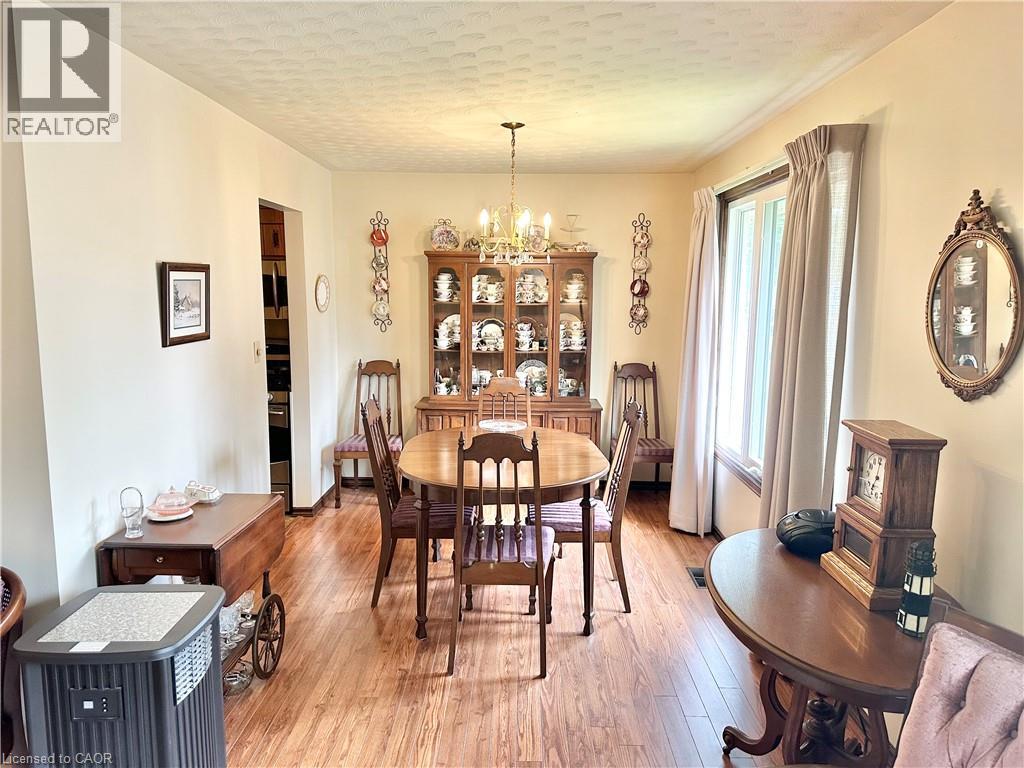 44 DOUGLAS Avenue - Image 8