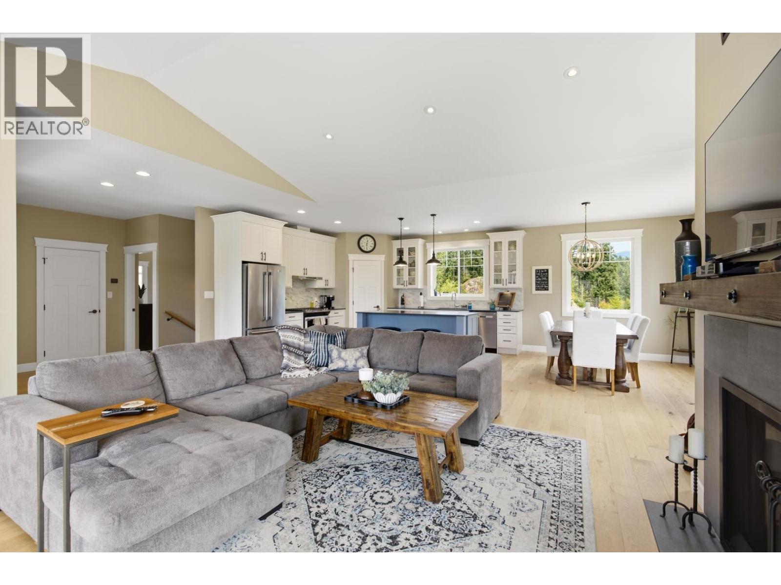 9336 JORGENSEN PLACE, Halfmoon Bay