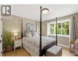 9336 Jorgensen Place, Halfmoon Bay, BC V7Z1B4 Photo 23