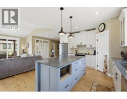 9336 Jorgensen Place, Halfmoon Bay, BC V7Z1B4 Photo 13