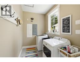 9336 Jorgensen Place, Halfmoon Bay, BC V7Z1B4 Photo 20
