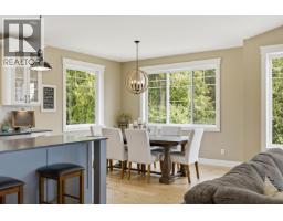 9336 Jorgensen Place, Halfmoon Bay, BC V7Z1B4 Photo 11