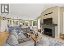 9336 Jorgensen Place, Halfmoon Bay, BC V7Z1B4 Photo 7