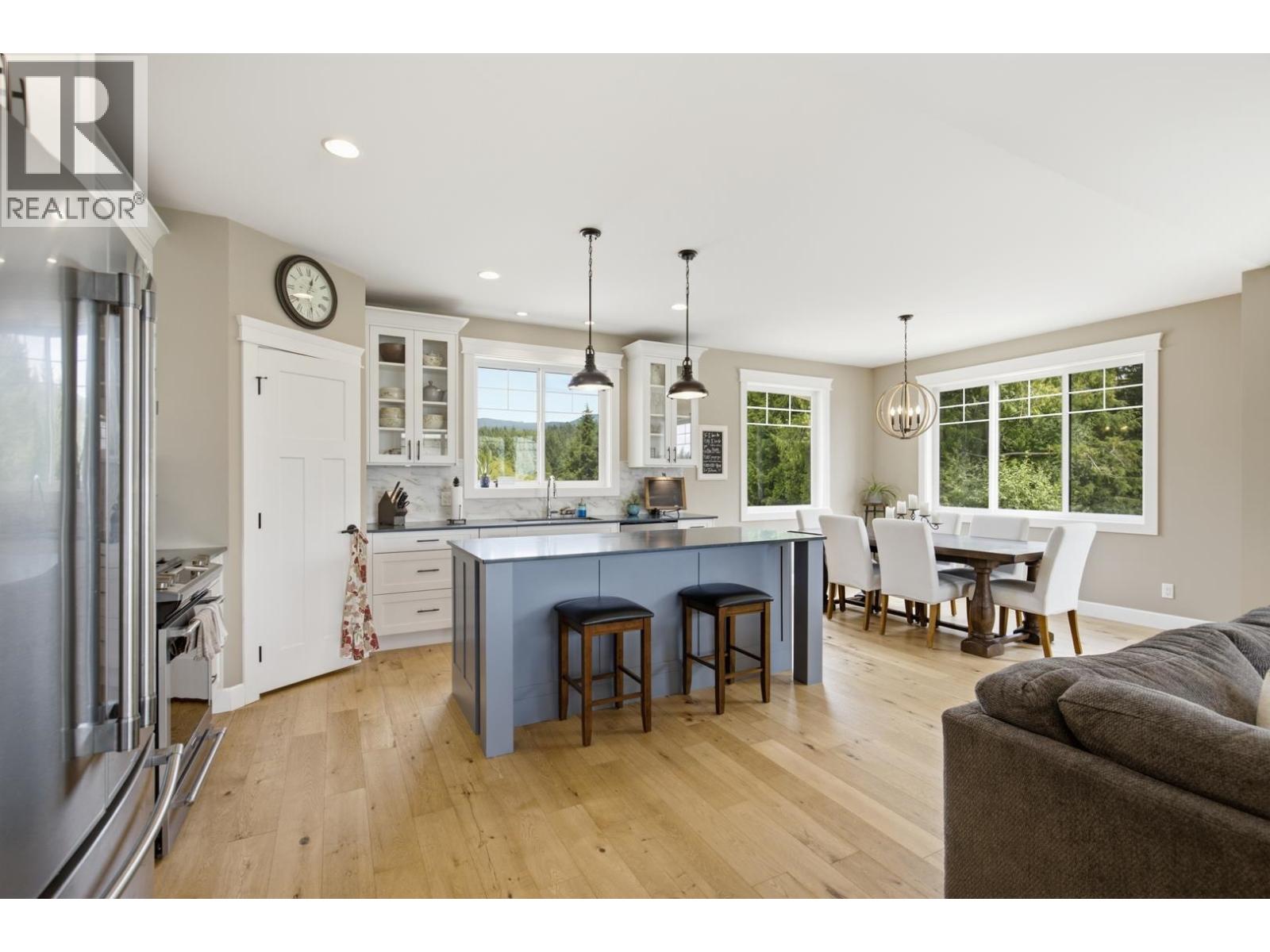 9336 JORGENSEN PLACE, Halfmoon Bay