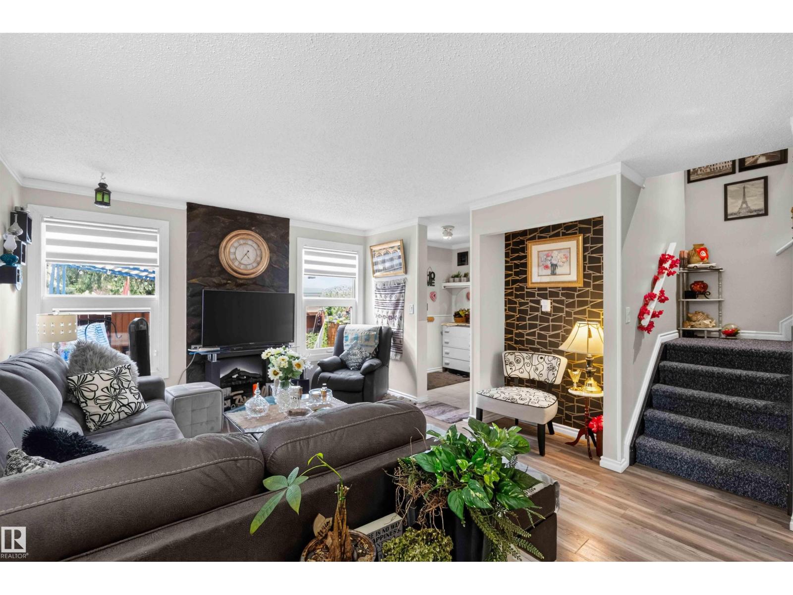 17127 109 ST NW - 8
