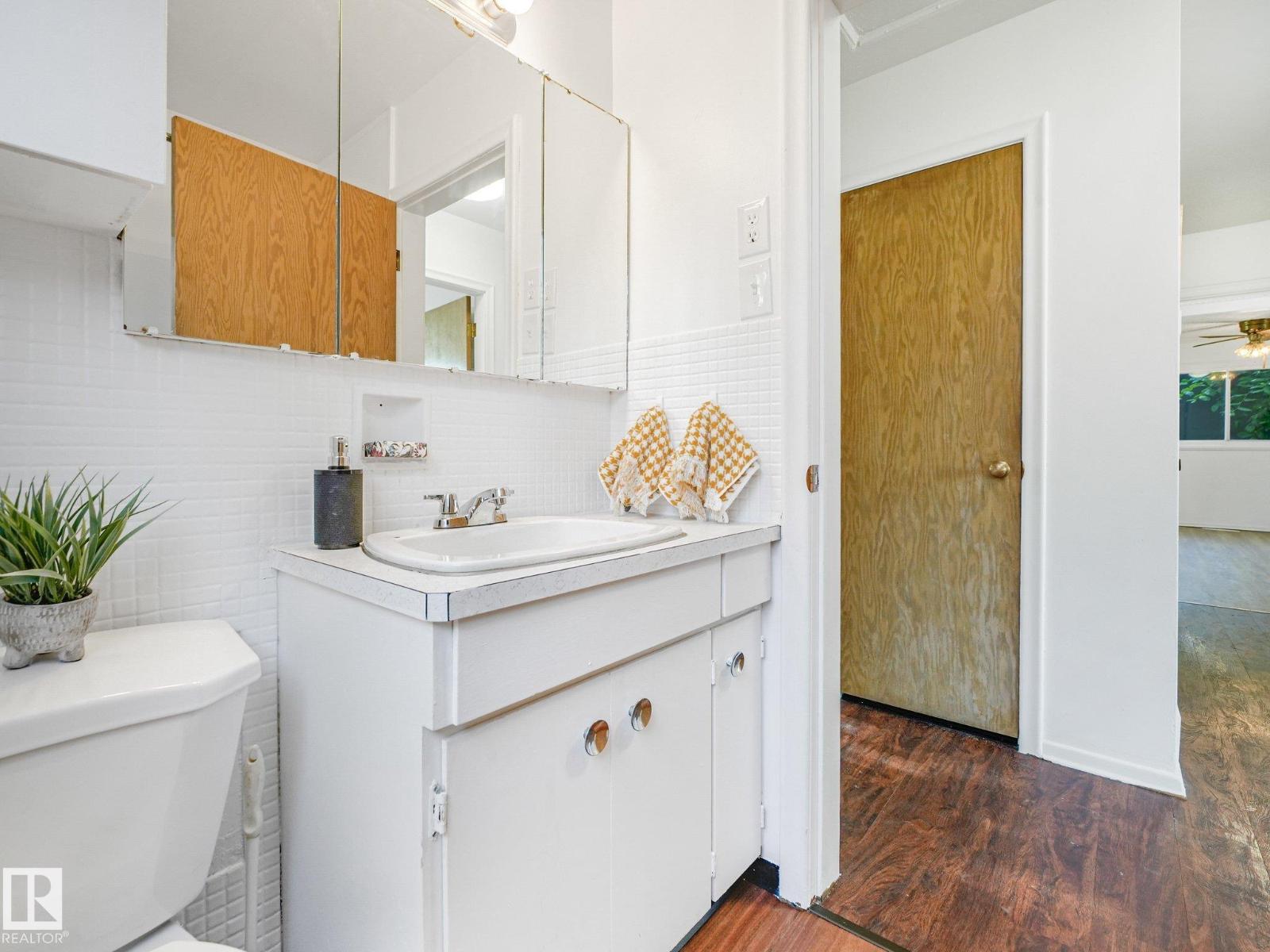 6112 105A Street NW - Photo 20