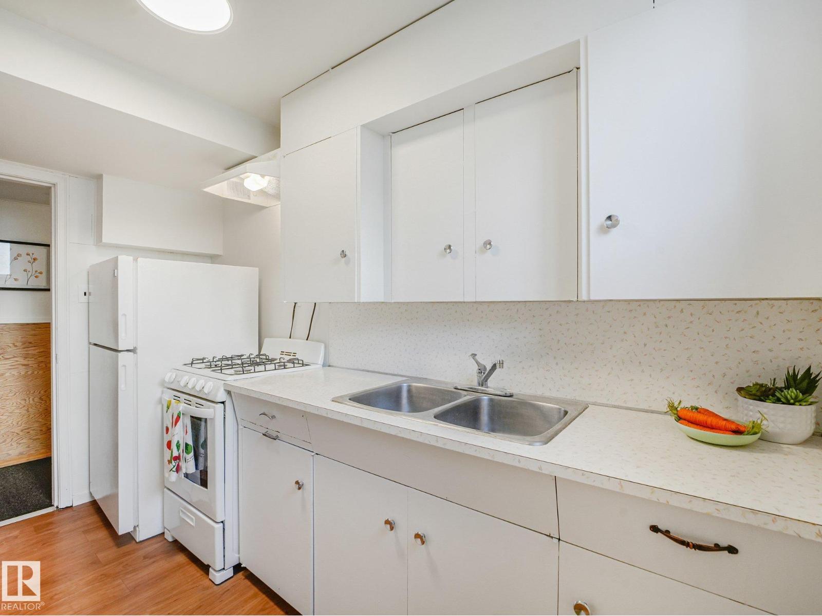 6112 105A Street NW - Photo 33