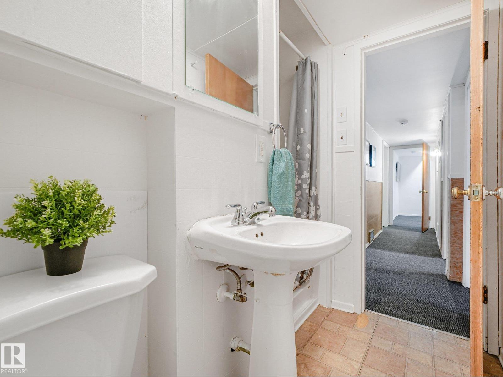 6112 105A Street NW - Photo 37