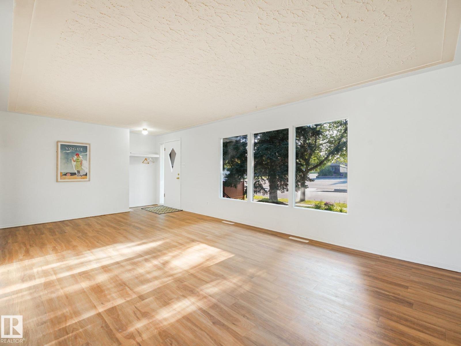 6112 105A Street NW - Photo 5