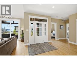 9336 Jorgensen Place, Halfmoon Bay, BC V7Z1B4 Photo 15