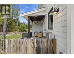 9336 Jorgensen Place, Halfmoon Bay, BC V7Z1B4 Photo 25