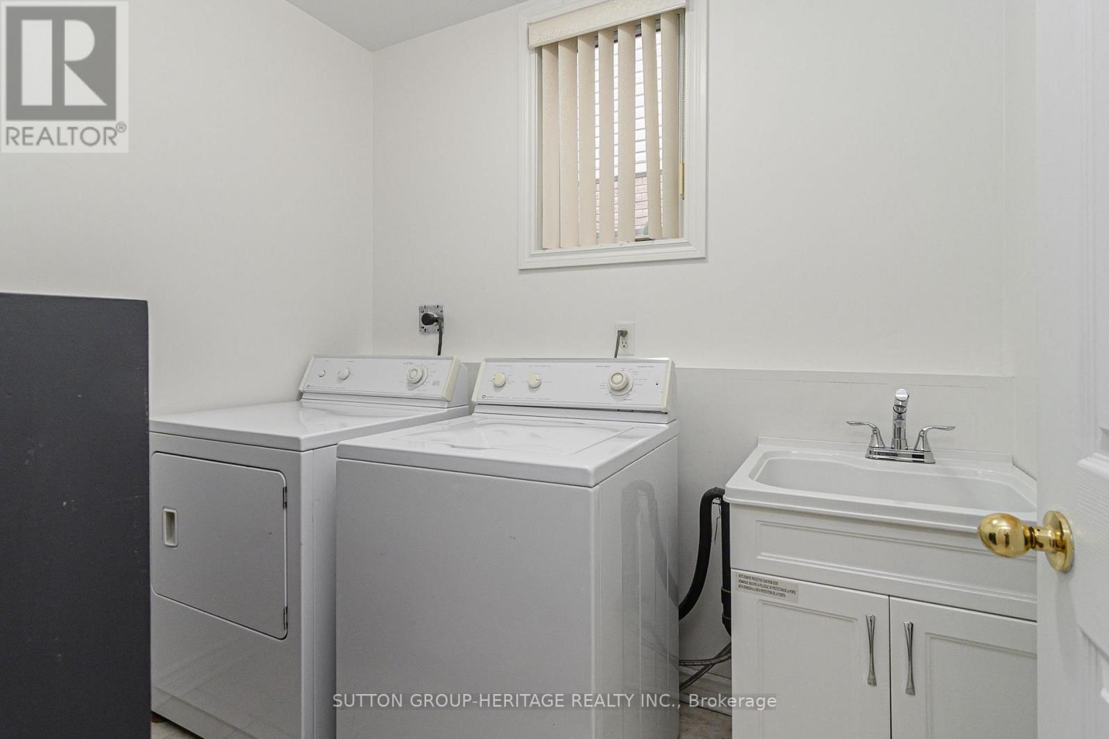 4 DIVINE DRIVE - Image 22