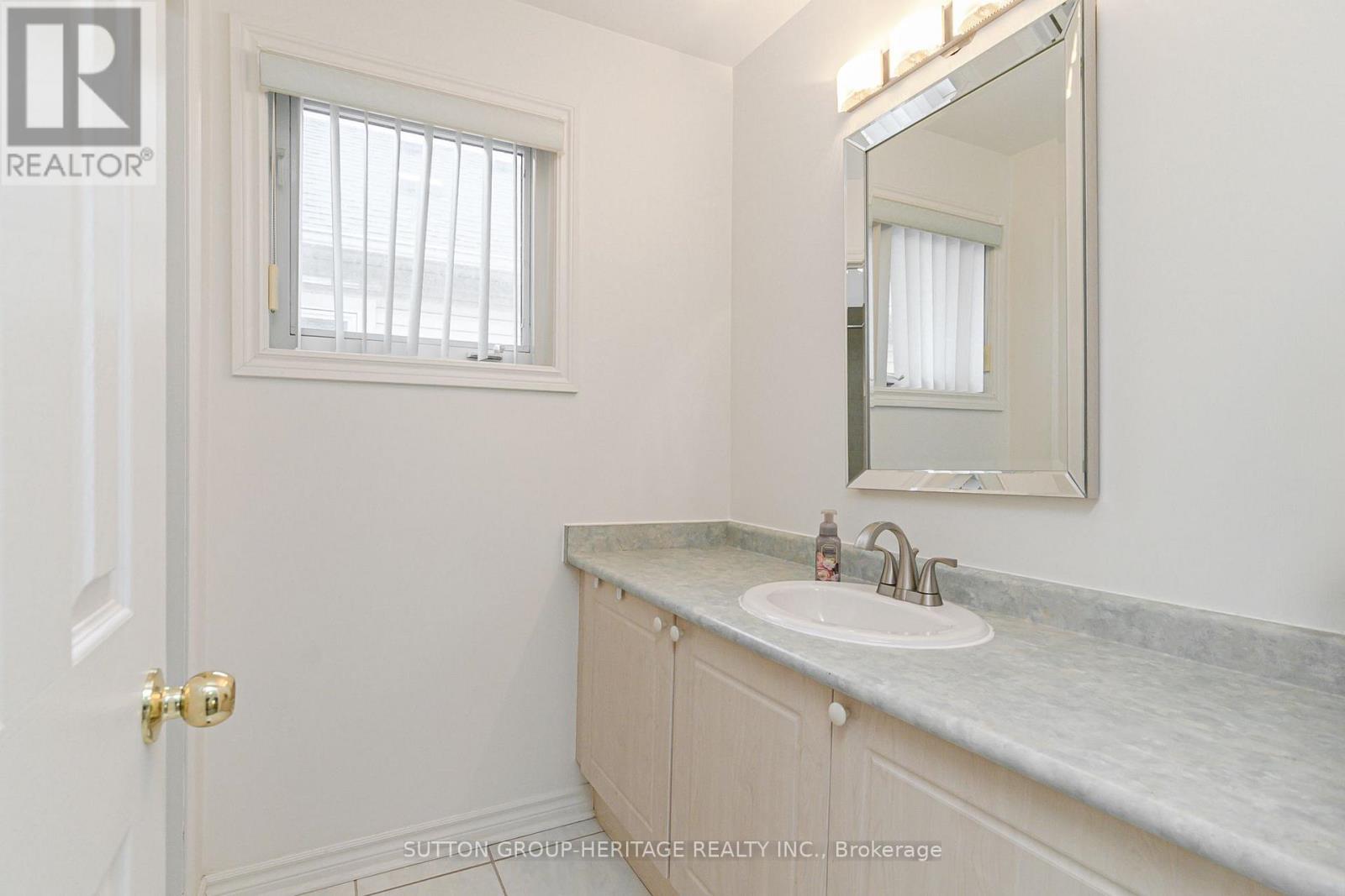 4 DIVINE DRIVE - Image 34