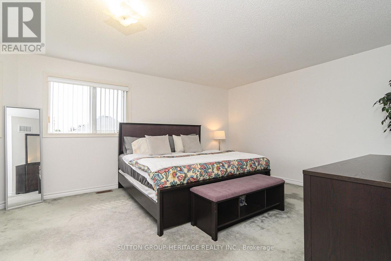 4 DIVINE DRIVE - Image 41