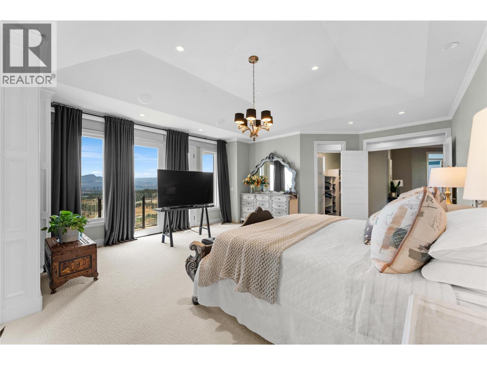 1825 Scott Crescent, West Kelowna