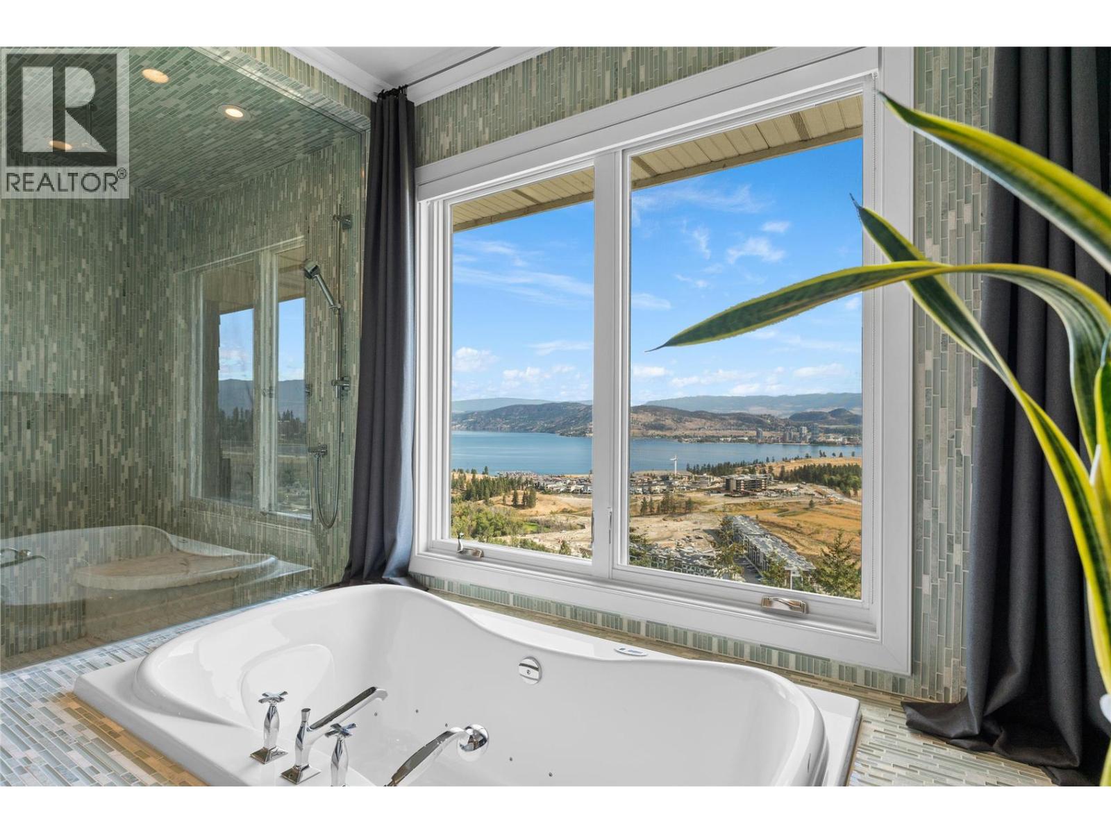 1825 Scott Crescent, West Kelowna