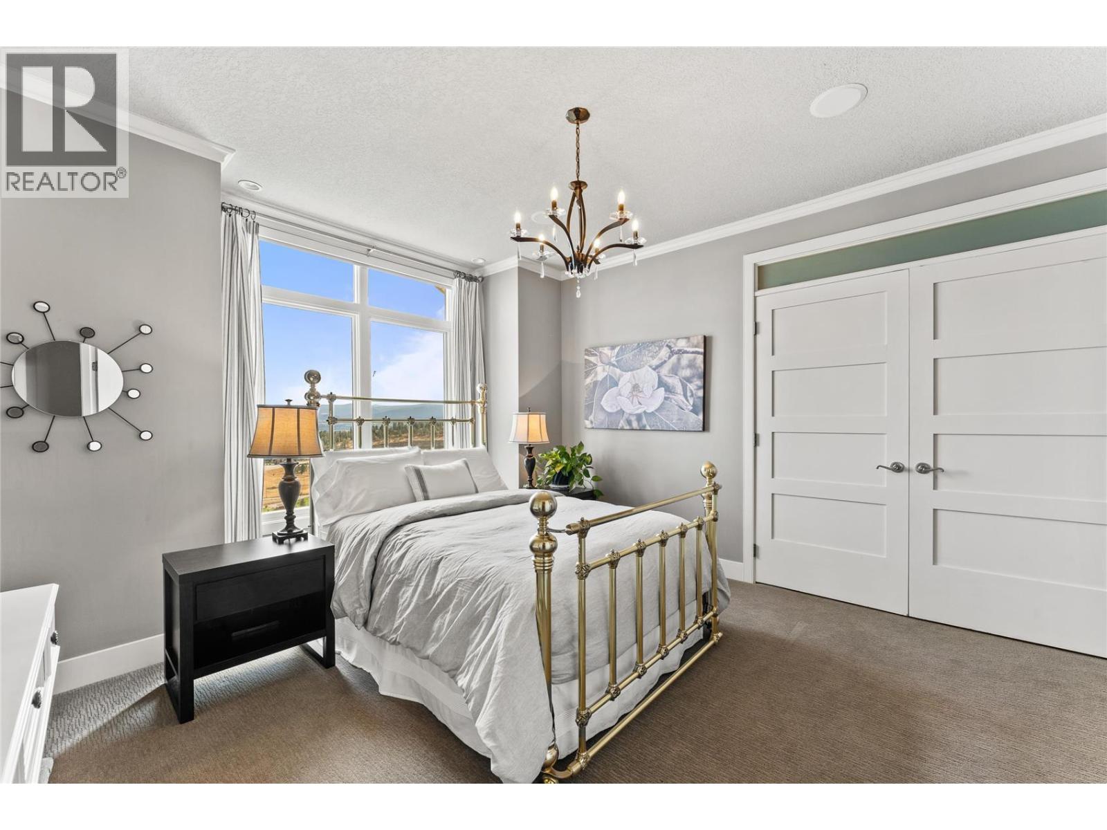 1825 Scott Crescent, West Kelowna