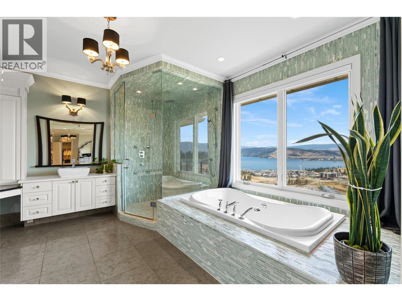 1825 Scott Crescent, West Kelowna