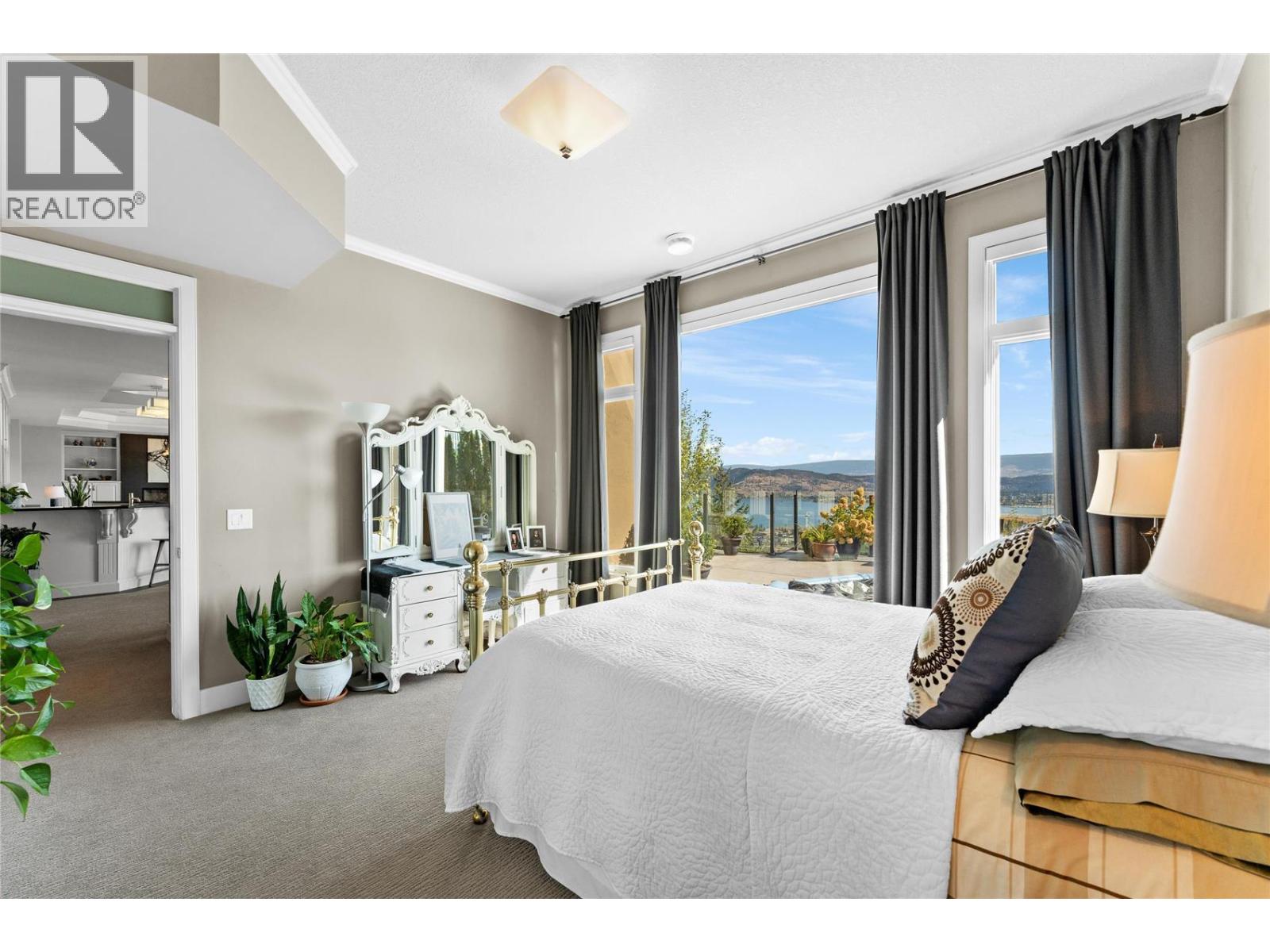 1825 Scott Crescent, West Kelowna