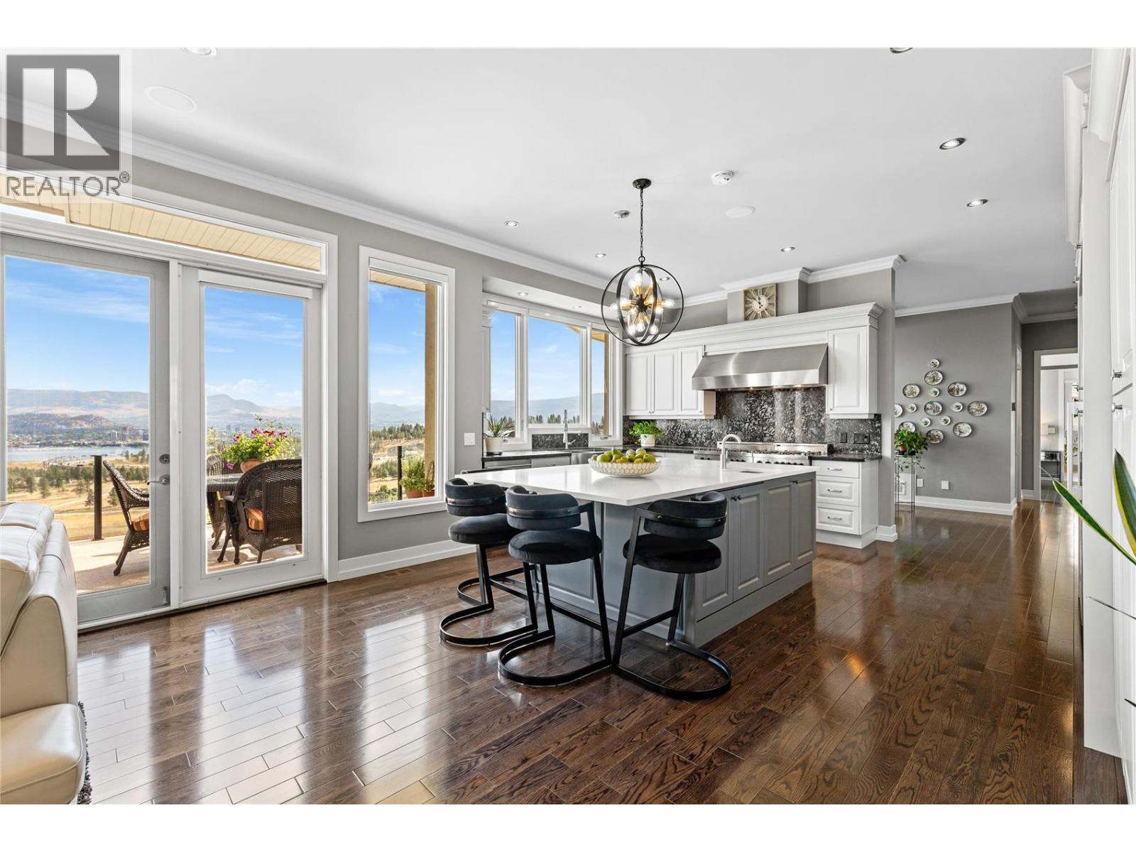 1825 Scott Crescent, West Kelowna