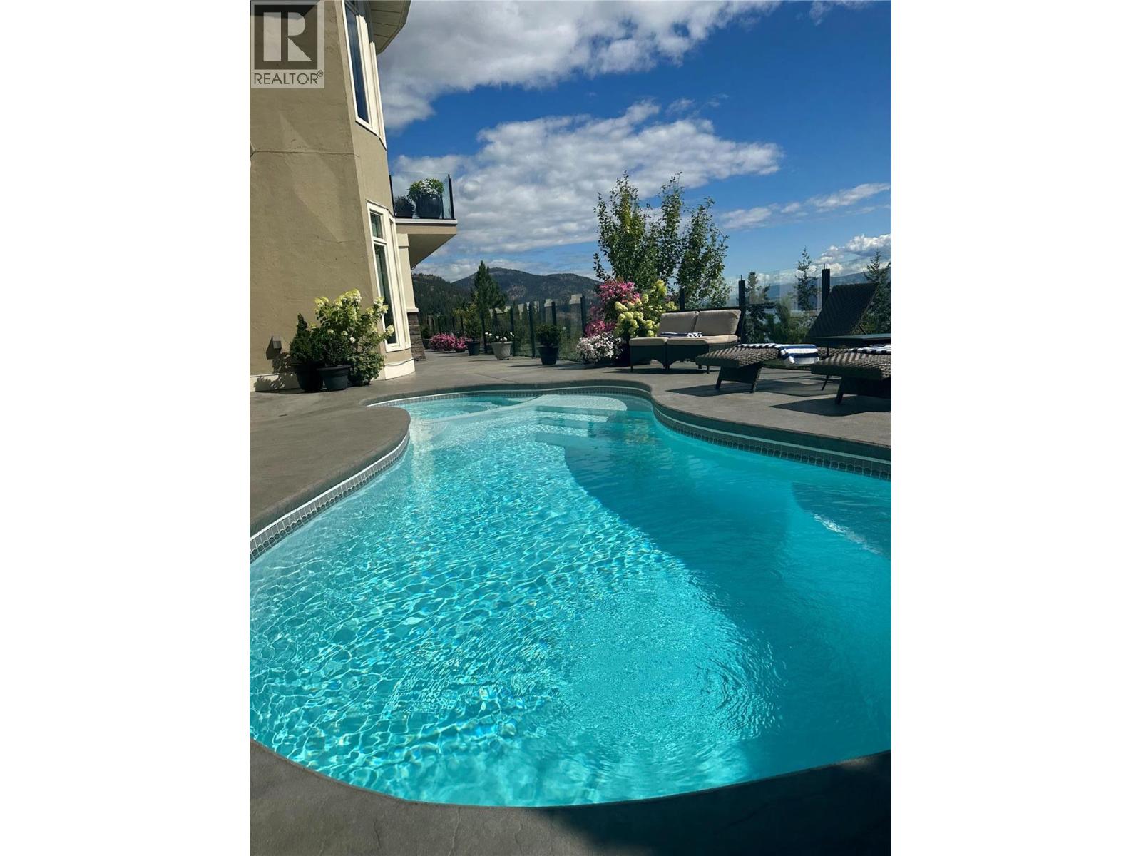 1825 Scott Crescent, West Kelowna