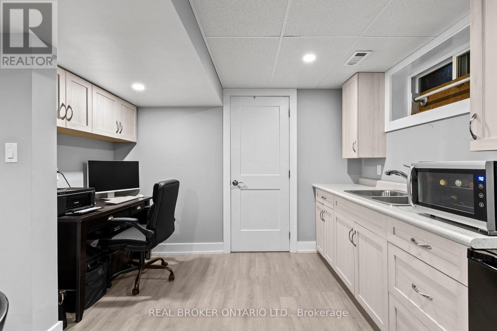 92 QUINN AVENUE - Image 23